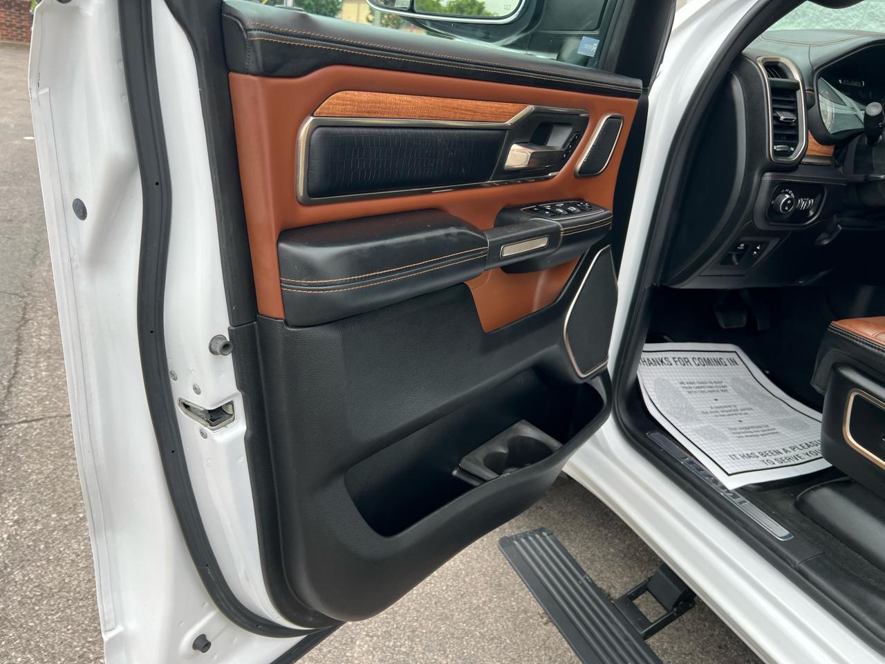 RAM 1500 4WD Crew Cab 140.5" Laramie Longhorn Edition 2021