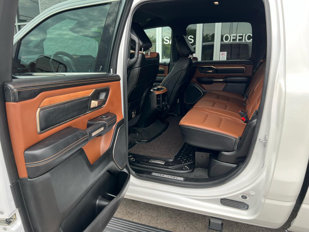 RAM 1500 4WD Crew Cab 140.5" Laramie Longhorn Edition 2021