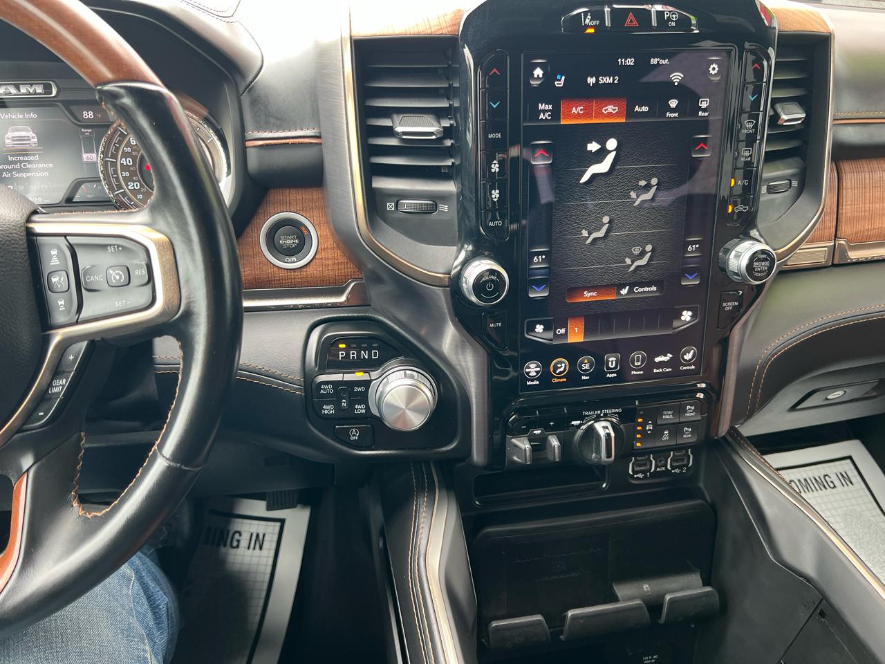 RAM 1500 4WD Crew Cab 140.5" Laramie Longhorn Edition 2021