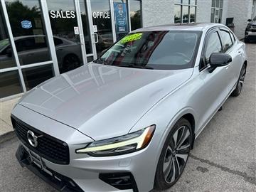2022 Volvo S60 B5 FWD Inscription