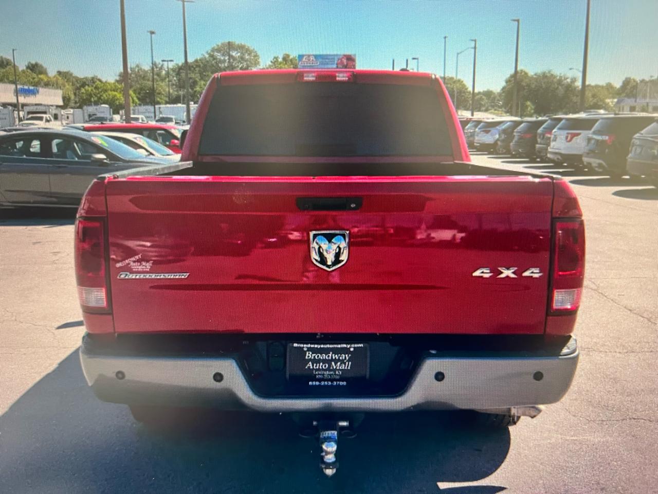RAM 1500 4WD Crew Cab 140.5" SLT 2012