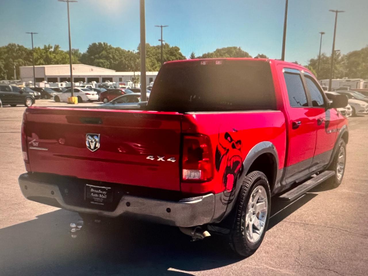 RAM 1500 4WD Crew Cab 140.5" SLT 2012