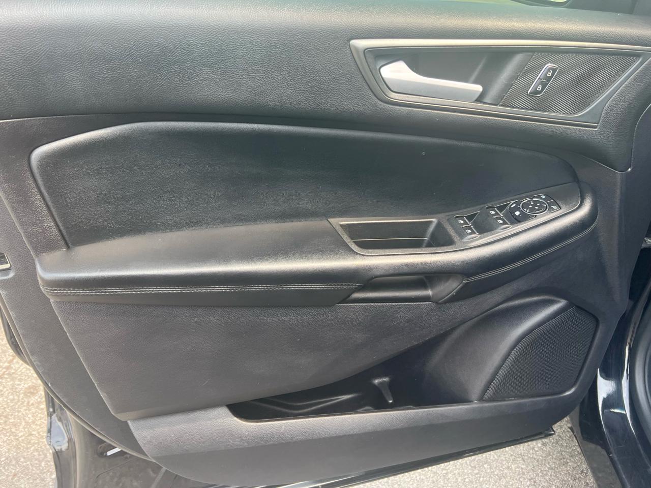 Ford Edge SE FWD 2020