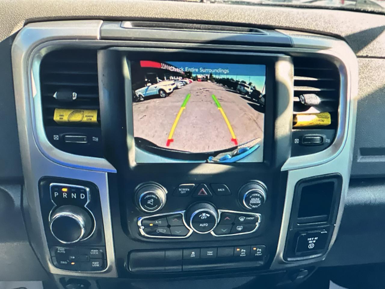 RAM 1500 4WD Crew Cab 140.5" Big Horn 2017