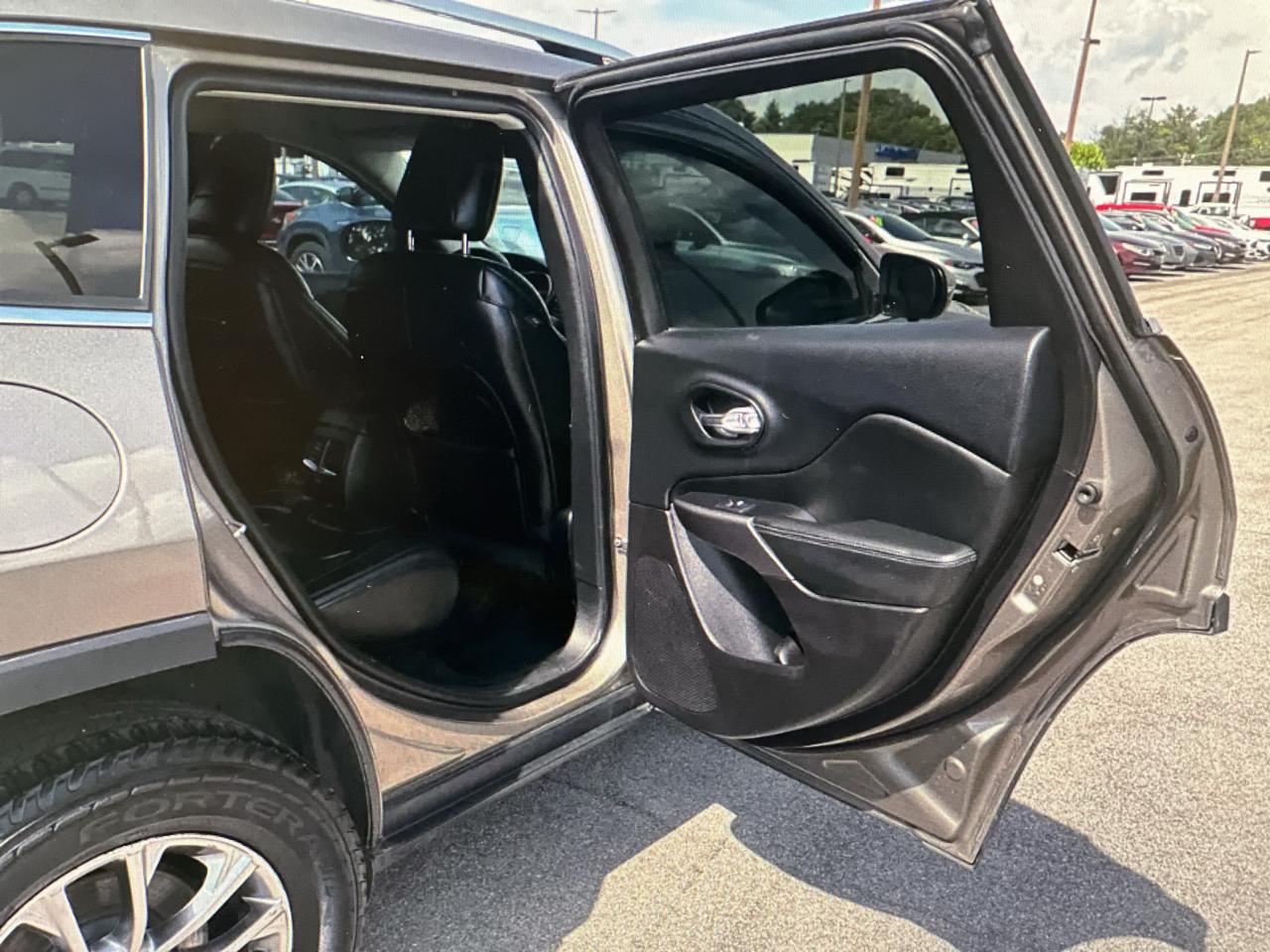 Jeep Cherokee 4dr Limited 2019