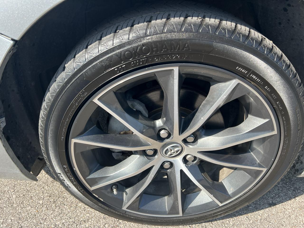 Toyota Camry XLE Auto (Natl) 2017