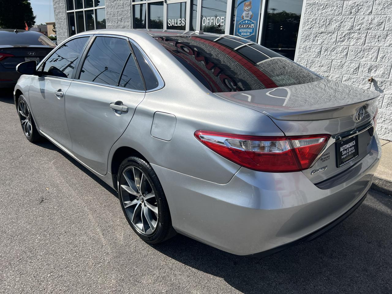 Toyota Camry XLE Auto (Natl) 2017