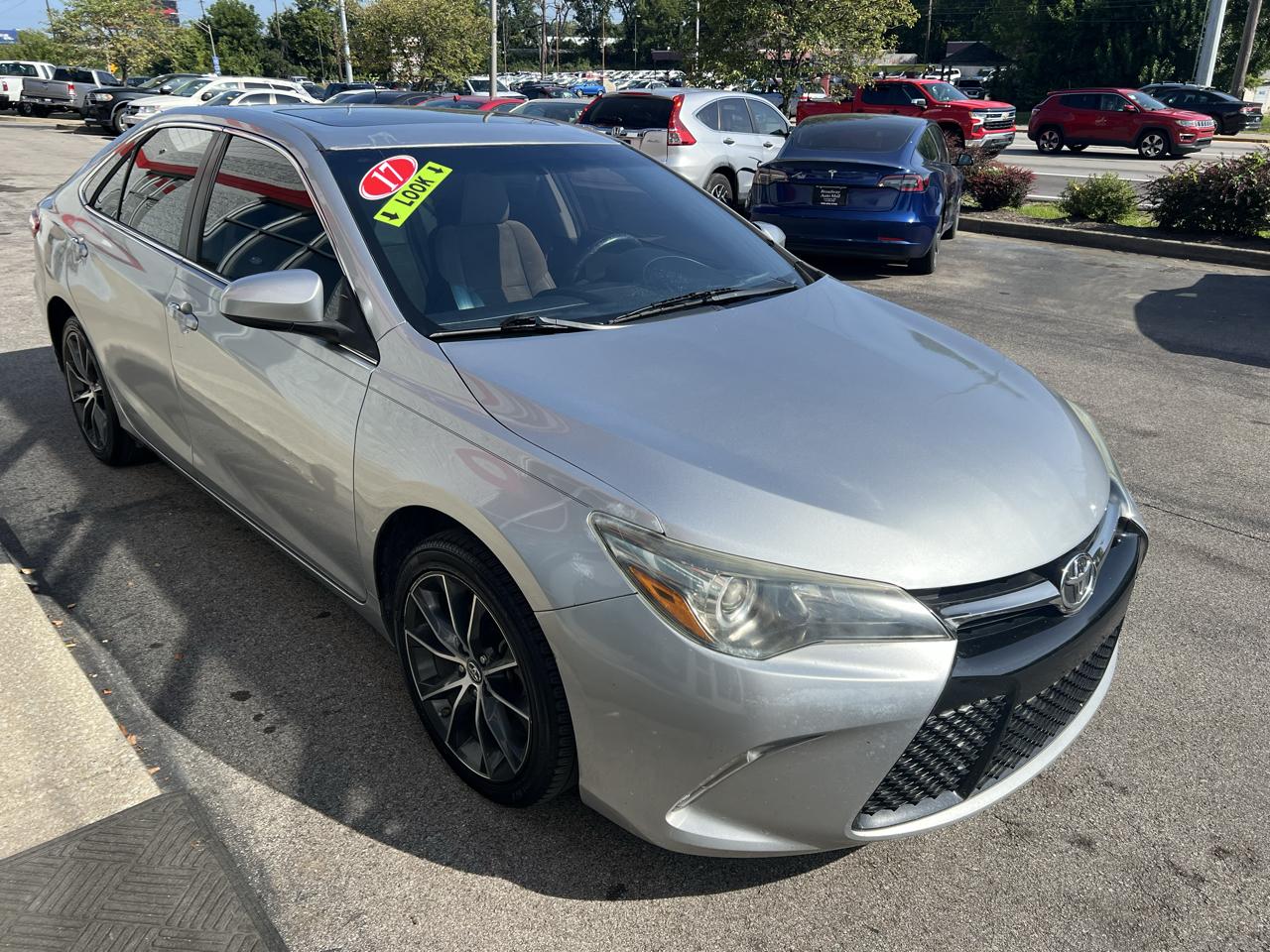 Toyota Camry XLE Auto (Natl) 2017