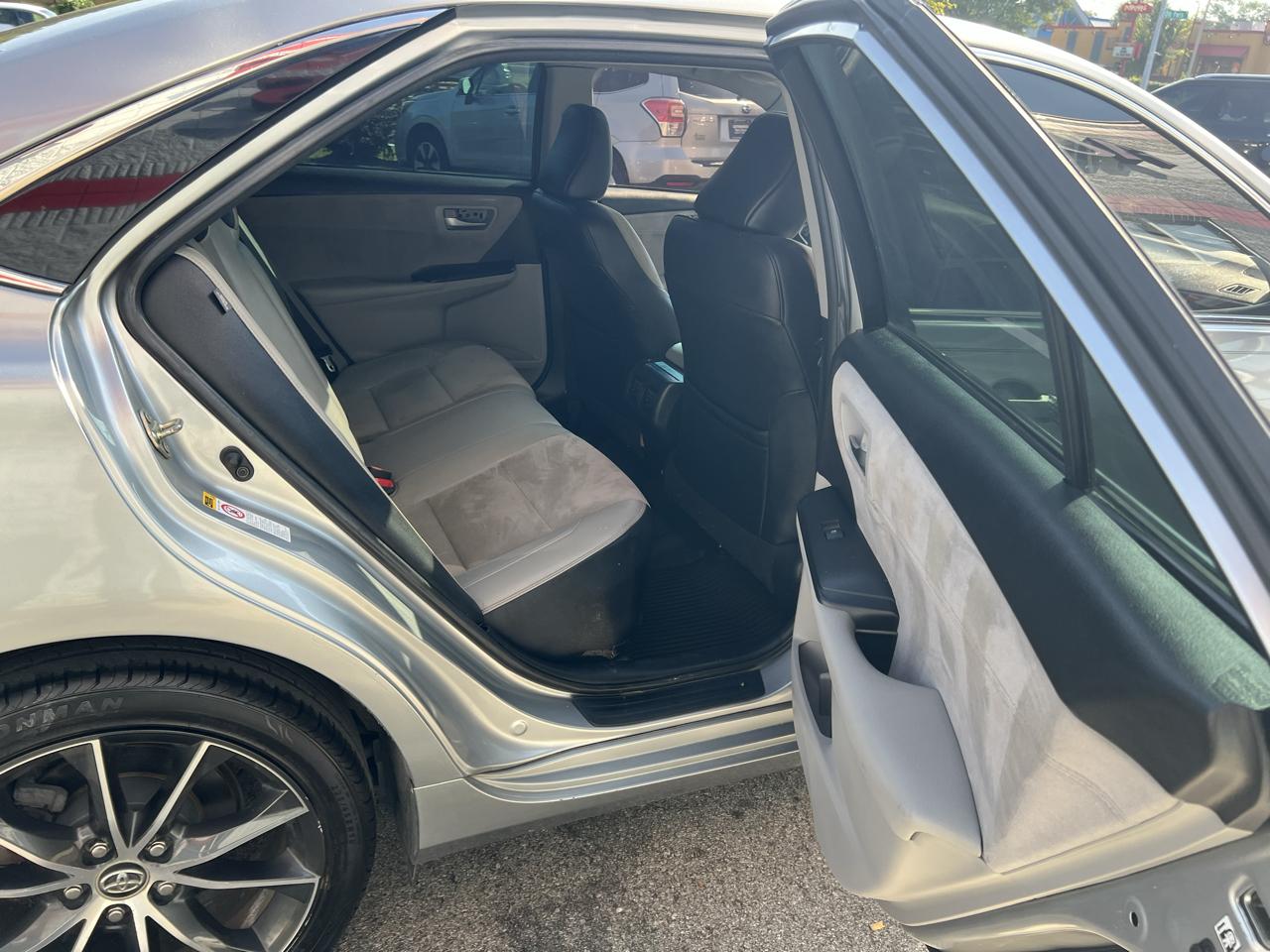 Toyota Camry XLE Auto (Natl) 2017