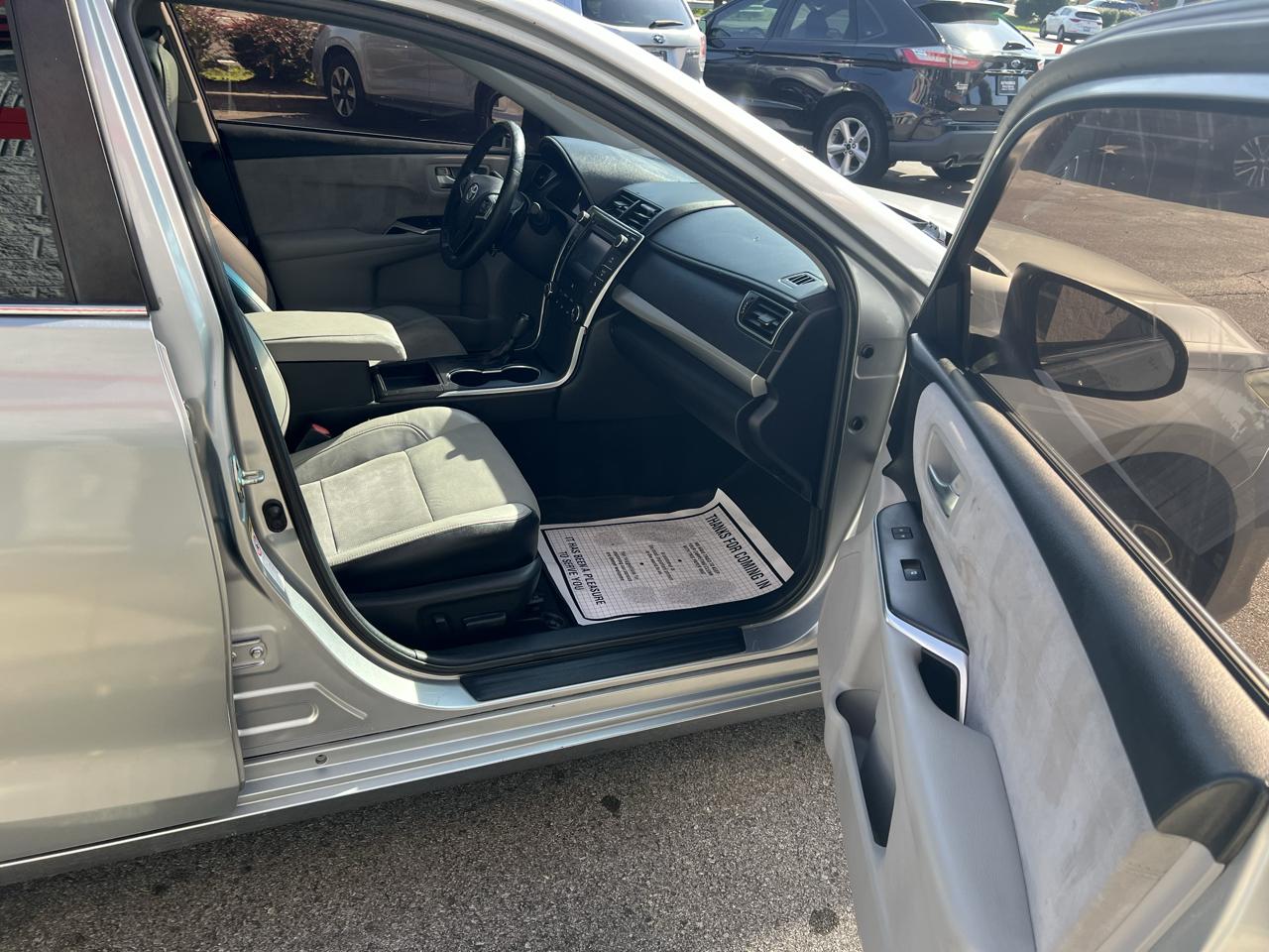 Toyota Camry XLE Auto (Natl) 2017