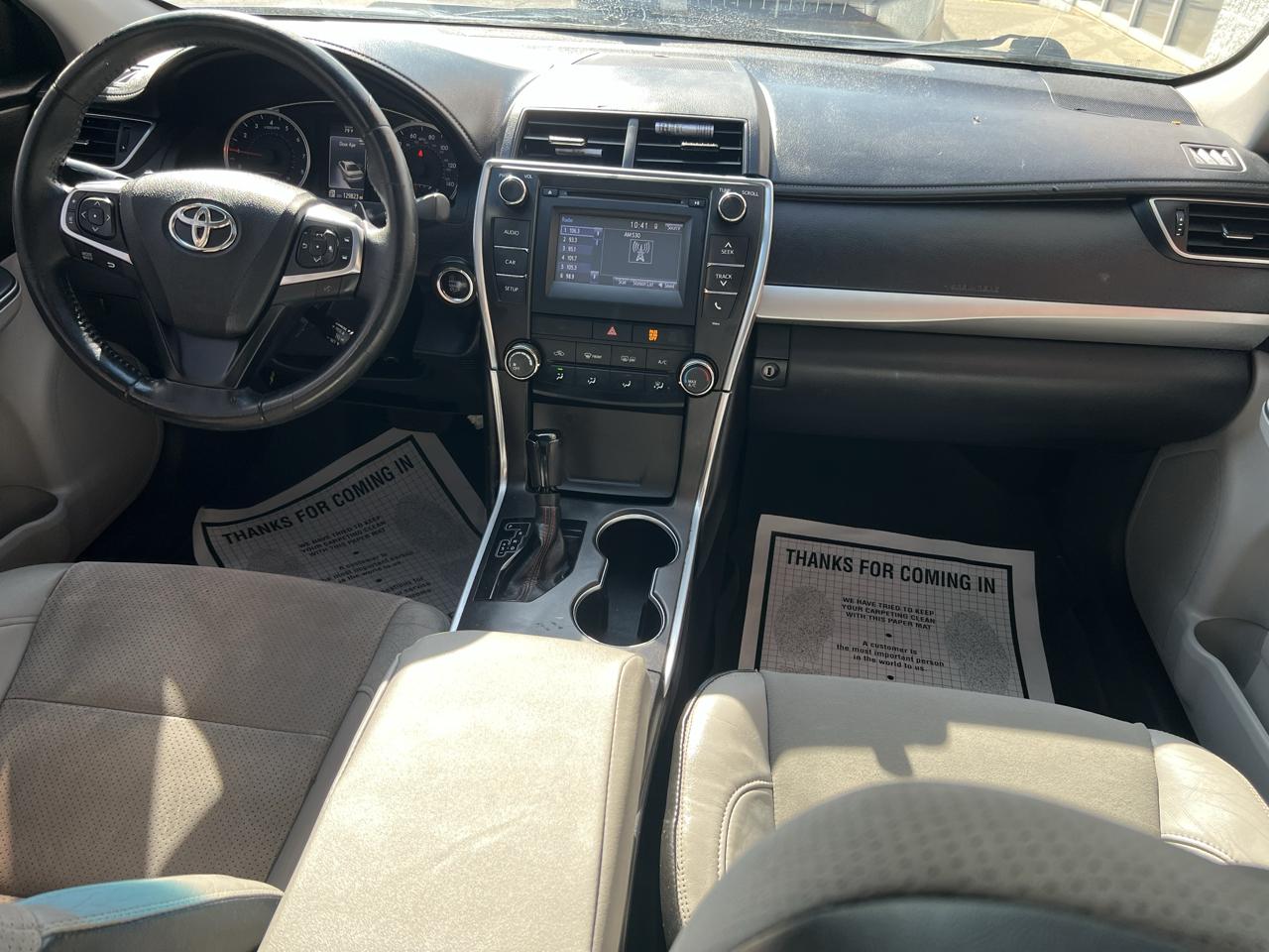 Toyota Camry XLE Auto (Natl) 2017