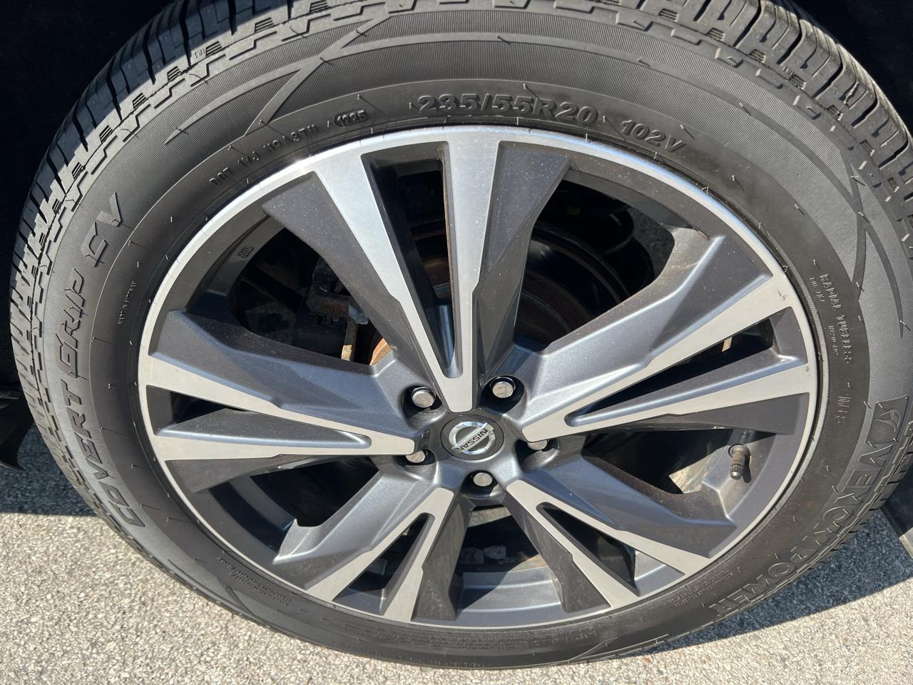 Nissan Pathfinder 4x4 Platinum 2019