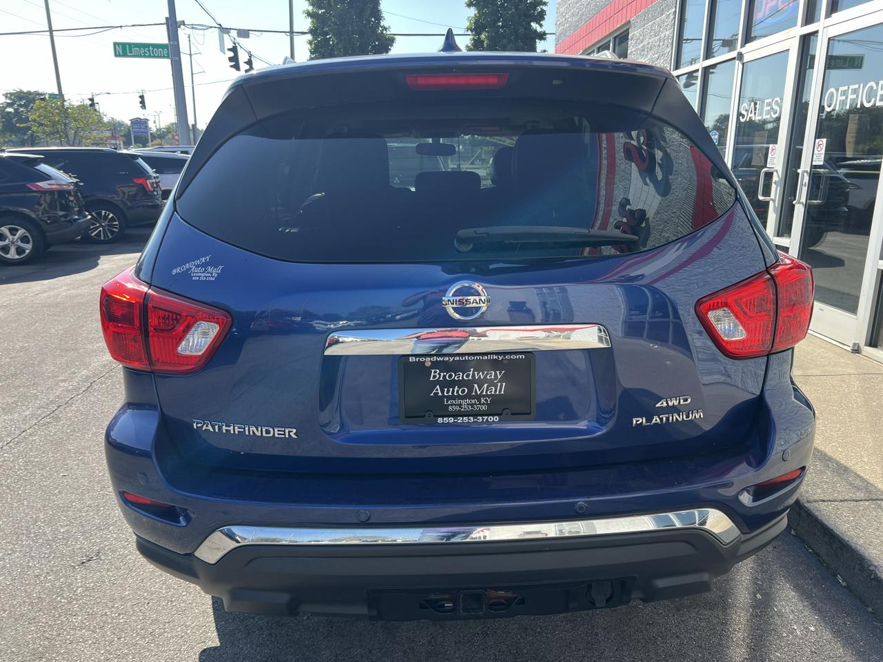 Nissan Pathfinder 4x4 Platinum 2019
