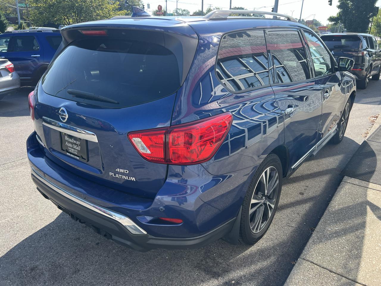 Nissan Pathfinder 4x4 Platinum 2019