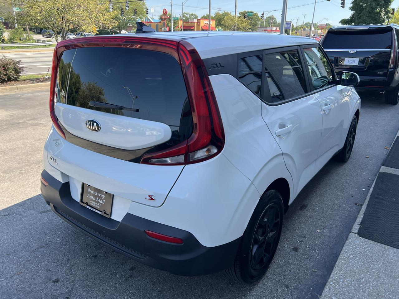 Kia Soul S IVT 2021