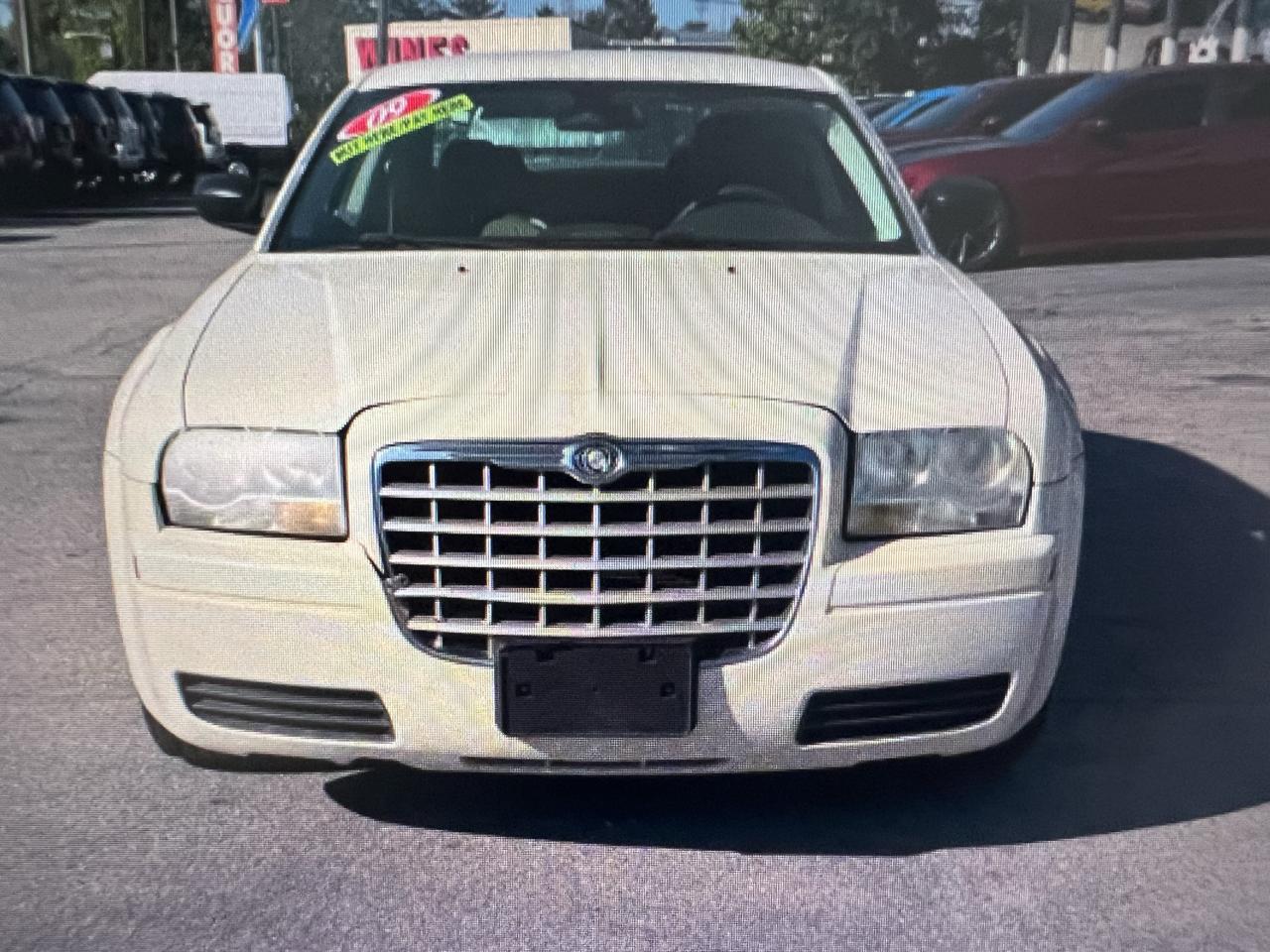 Chrysler 300 4dr Sdn 300 LX RWD 2009