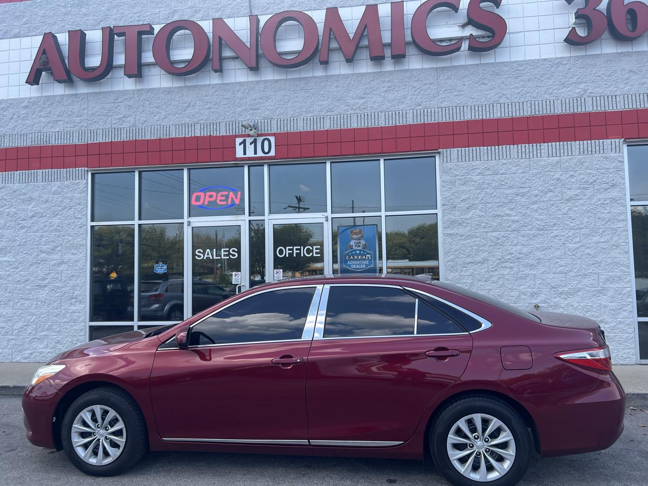 Toyota Camry XLE Auto (Natl) 2017