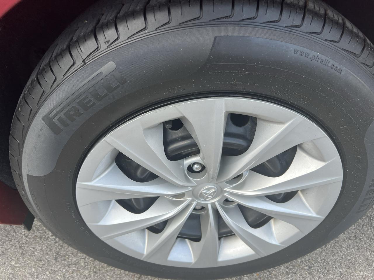 Toyota Camry XLE Auto (Natl) 2017