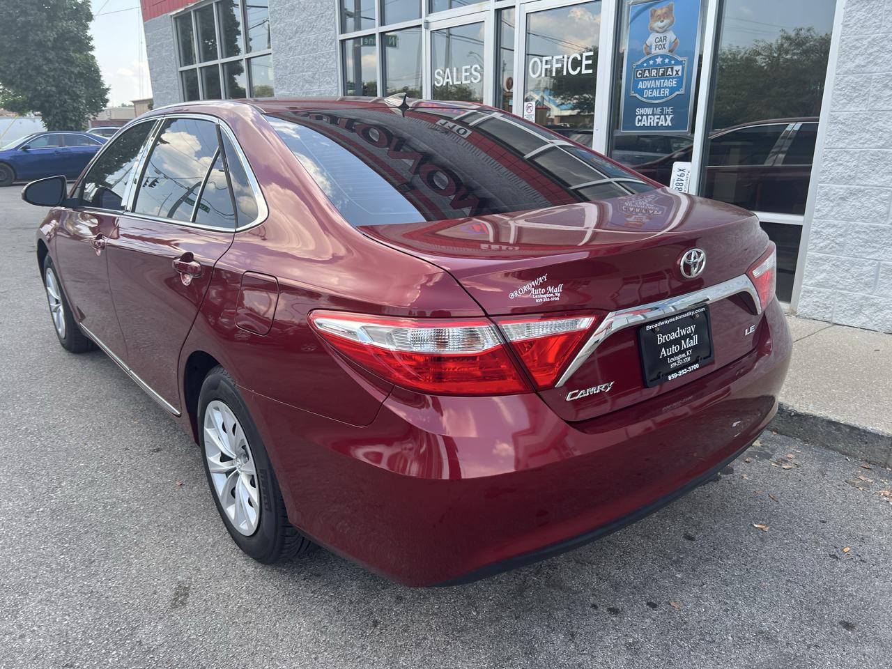 Toyota Camry XLE Auto (Natl) 2017