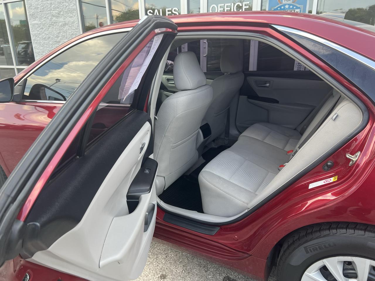 Toyota Camry XLE Auto (Natl) 2017