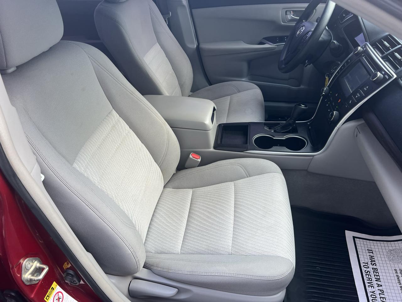 Toyota Camry XLE Auto (Natl) 2017