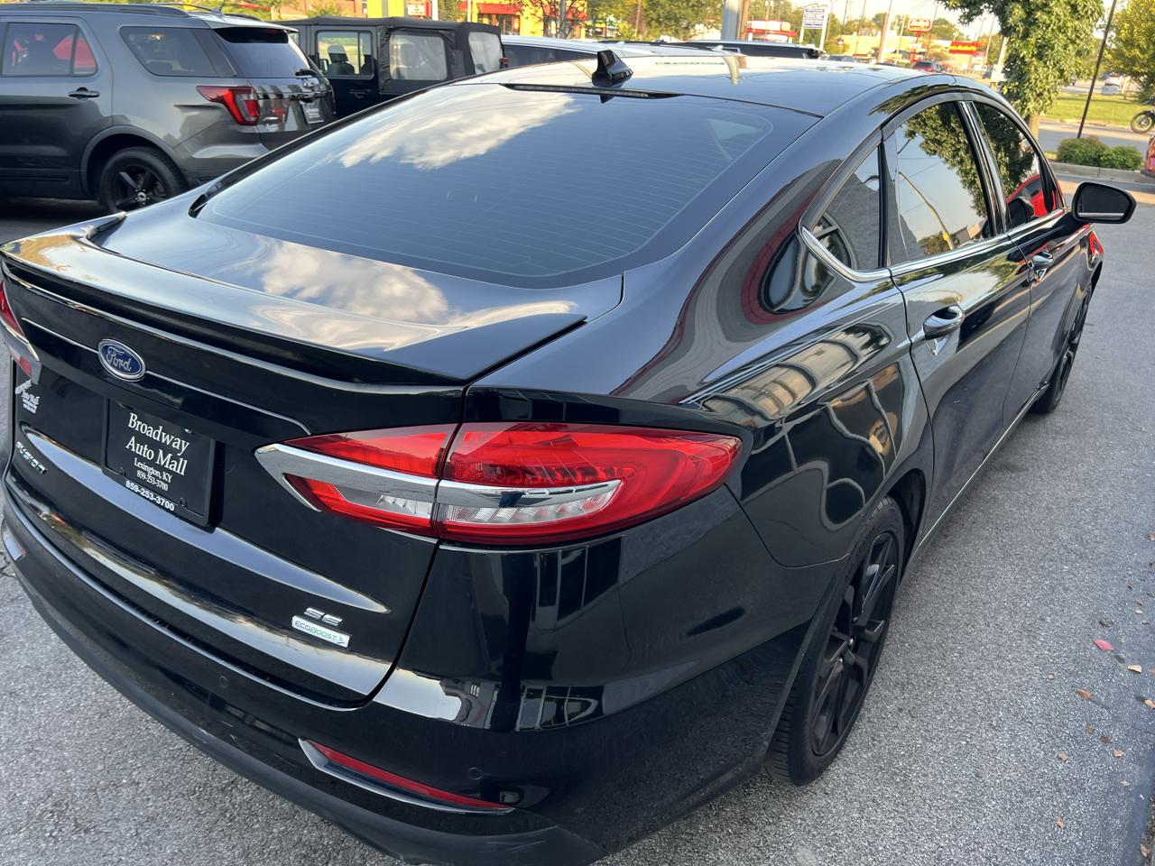 Ford Fusion SE FWD 2020