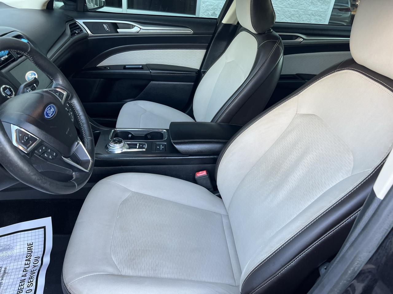 Ford Fusion SE FWD 2020