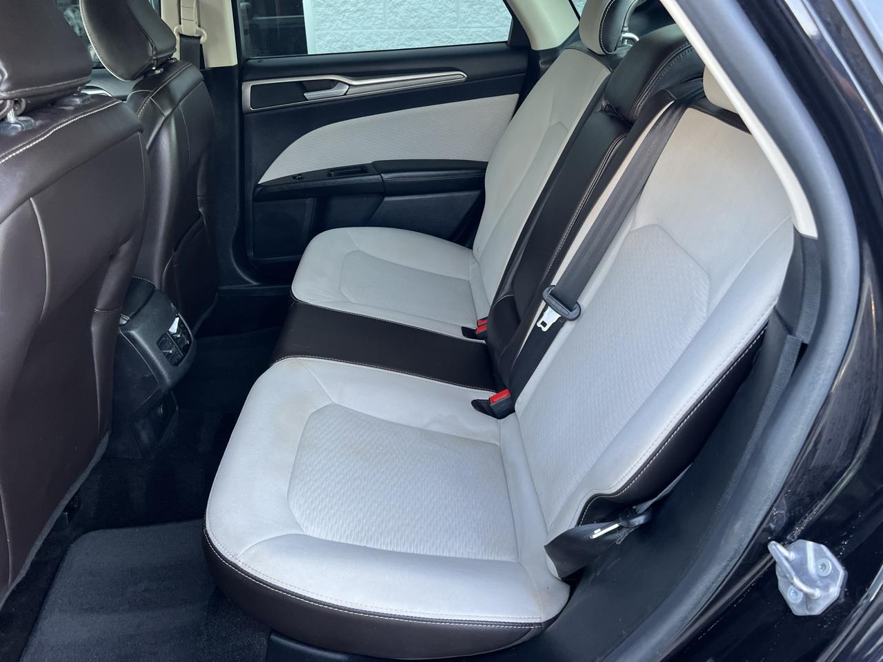 Ford Fusion SE FWD 2020