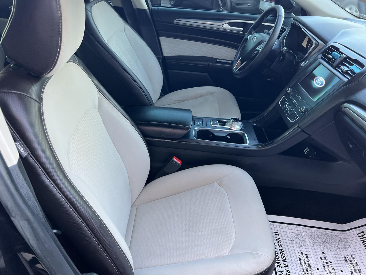 Ford Fusion SE FWD 2020
