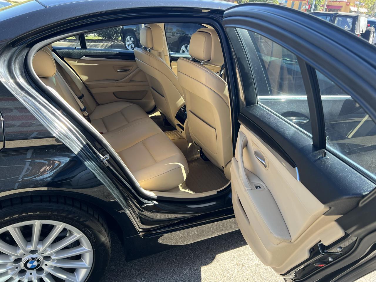 BMW 5 Series 4dr Sdn 535i RWD 2012