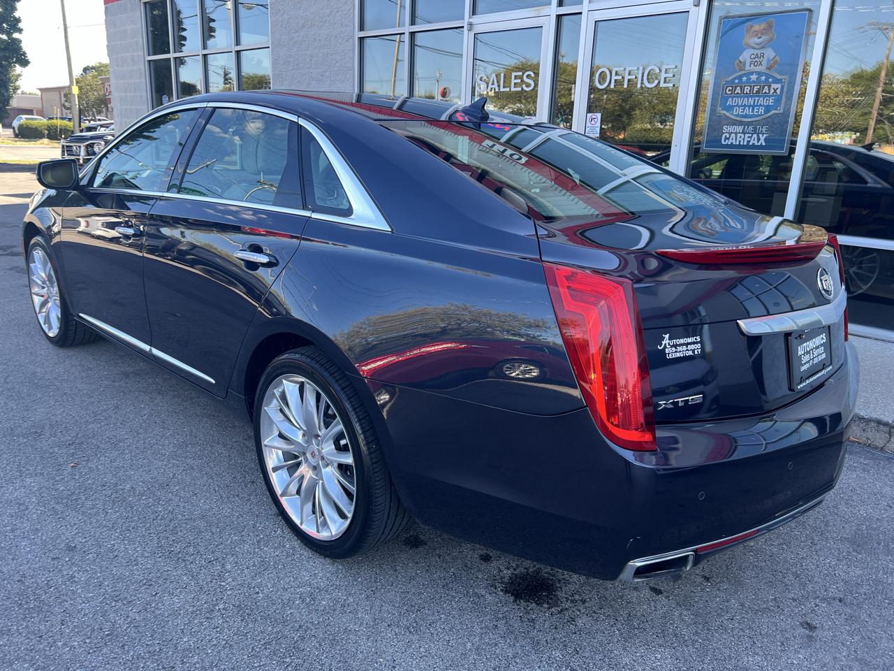Cadillac XTS 4dr Sdn Platinum FWD 2013