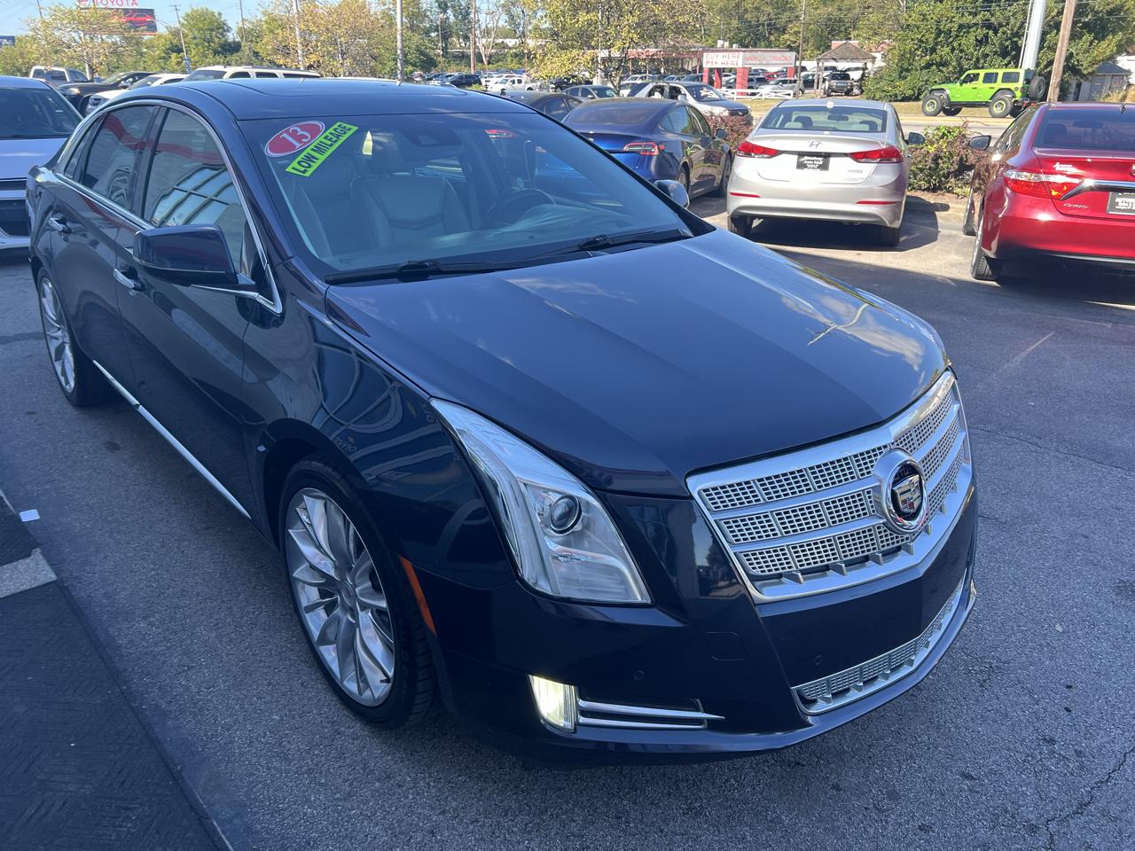 Cadillac XTS 4dr Sdn Platinum FWD 2013