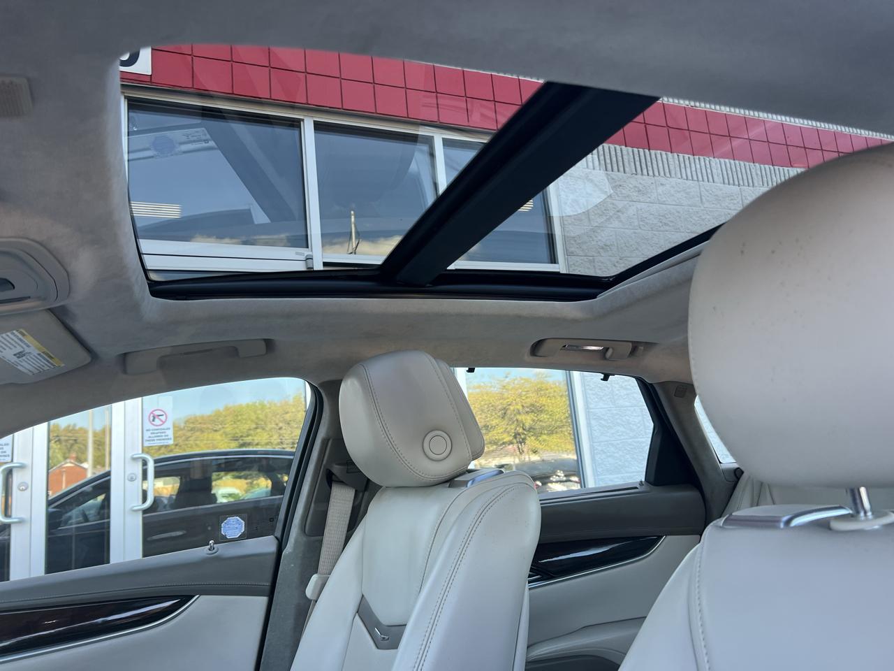 Cadillac XTS 4dr Sdn Platinum FWD 2013
