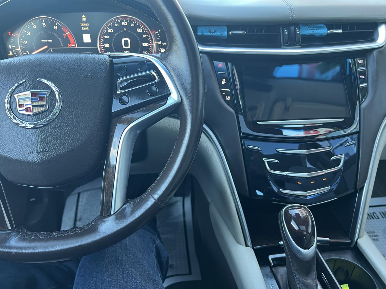 Cadillac XTS 4dr Sdn Platinum FWD 2013