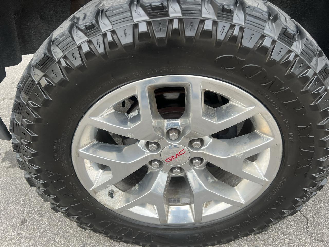 GMC Sierra 1500 4WD Crew Cab 143.5" SLT 2017