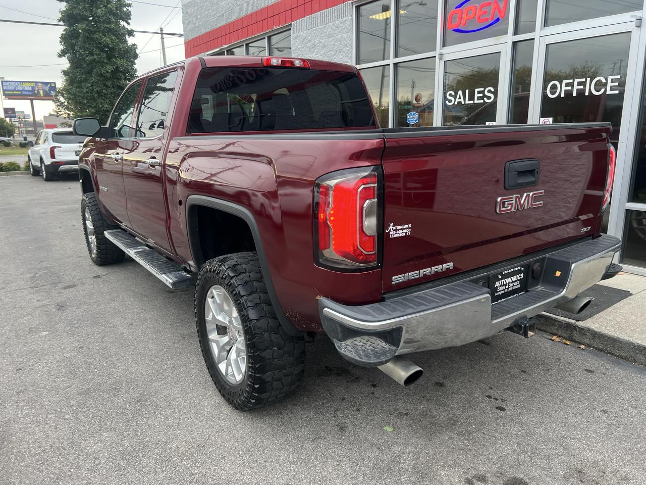 GMC Sierra 1500 4WD Crew Cab 143.5" SLT 2017