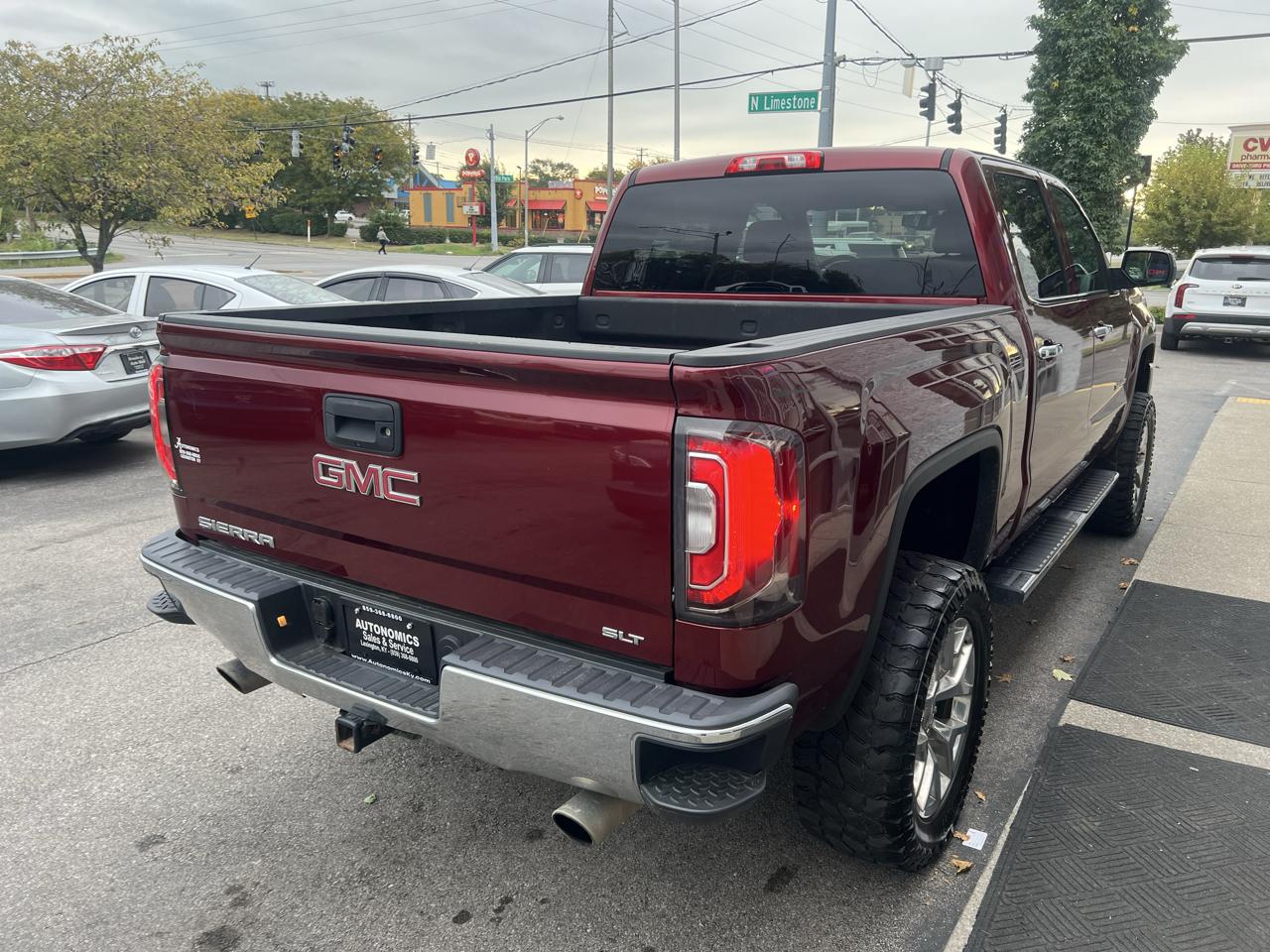 GMC Sierra 1500 4WD Crew Cab 143.5" SLT 2017