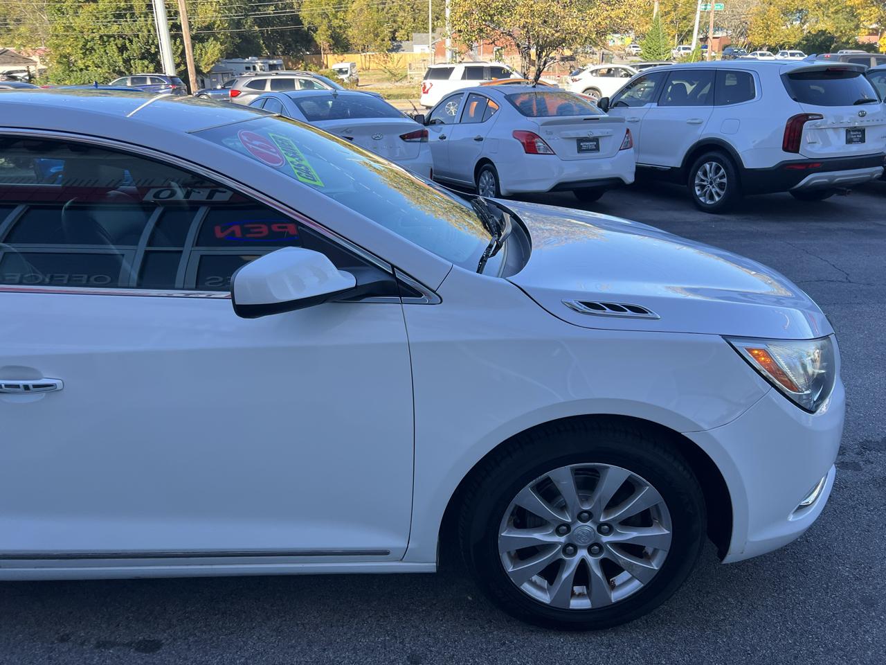 Buick LaCrosse 4dr Sdn Base FWD 2015