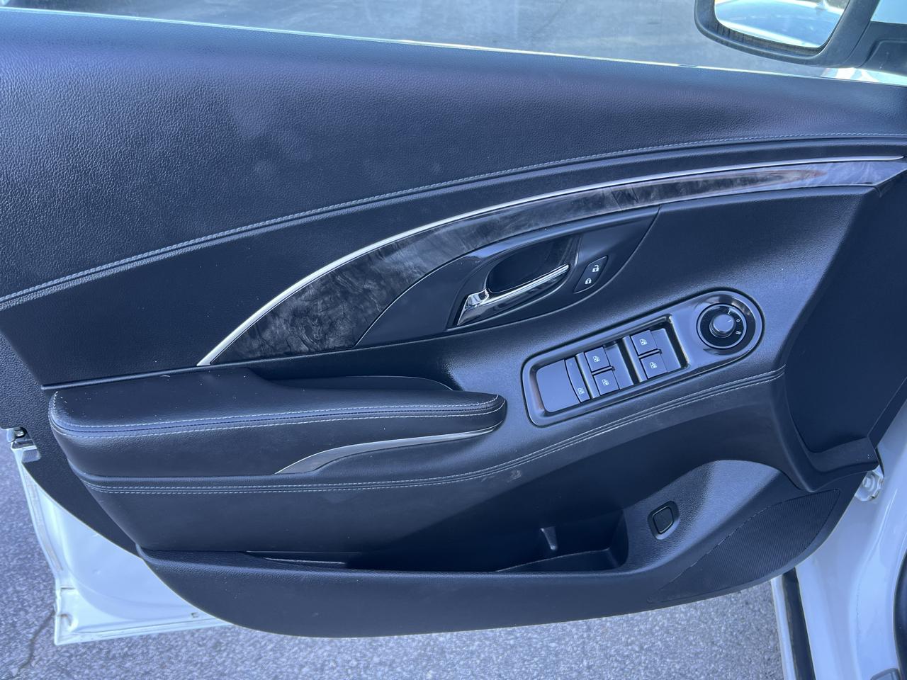 Buick LaCrosse 4dr Sdn Base FWD 2015