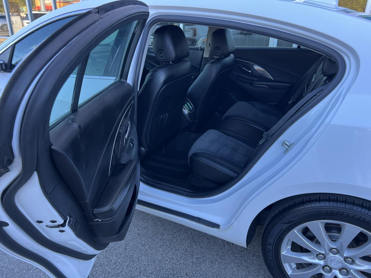 Buick LaCrosse 4dr Sdn Base FWD 2015
