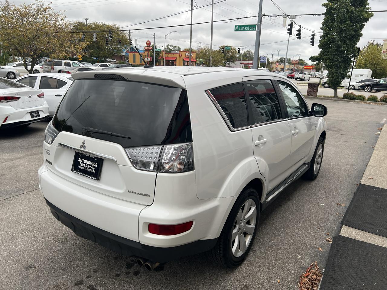 Mitsubishi Outlander 2WD 4dr XLS 2011