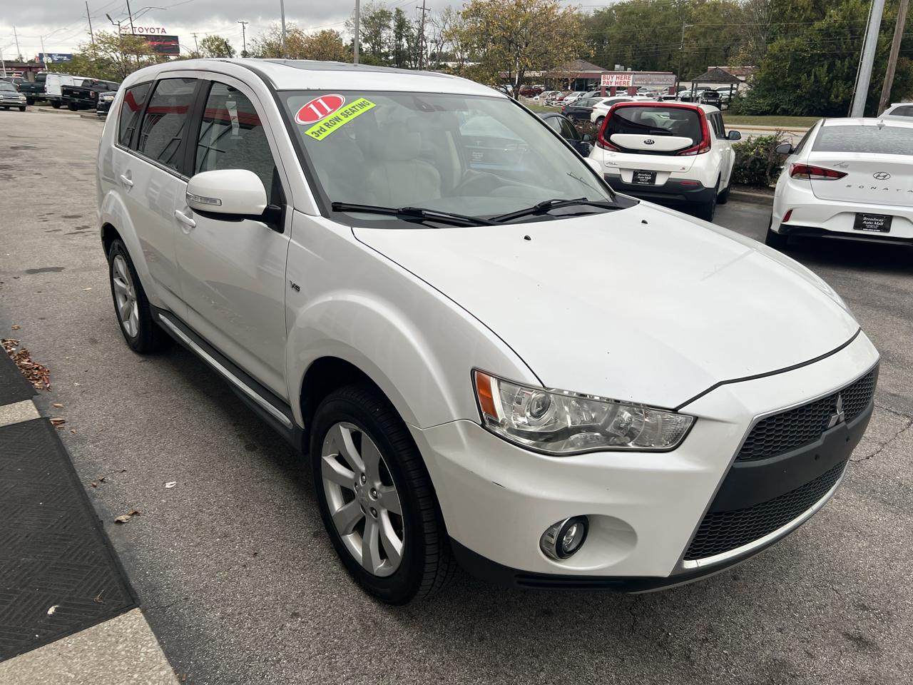 Mitsubishi Outlander 2WD 4dr XLS 2011