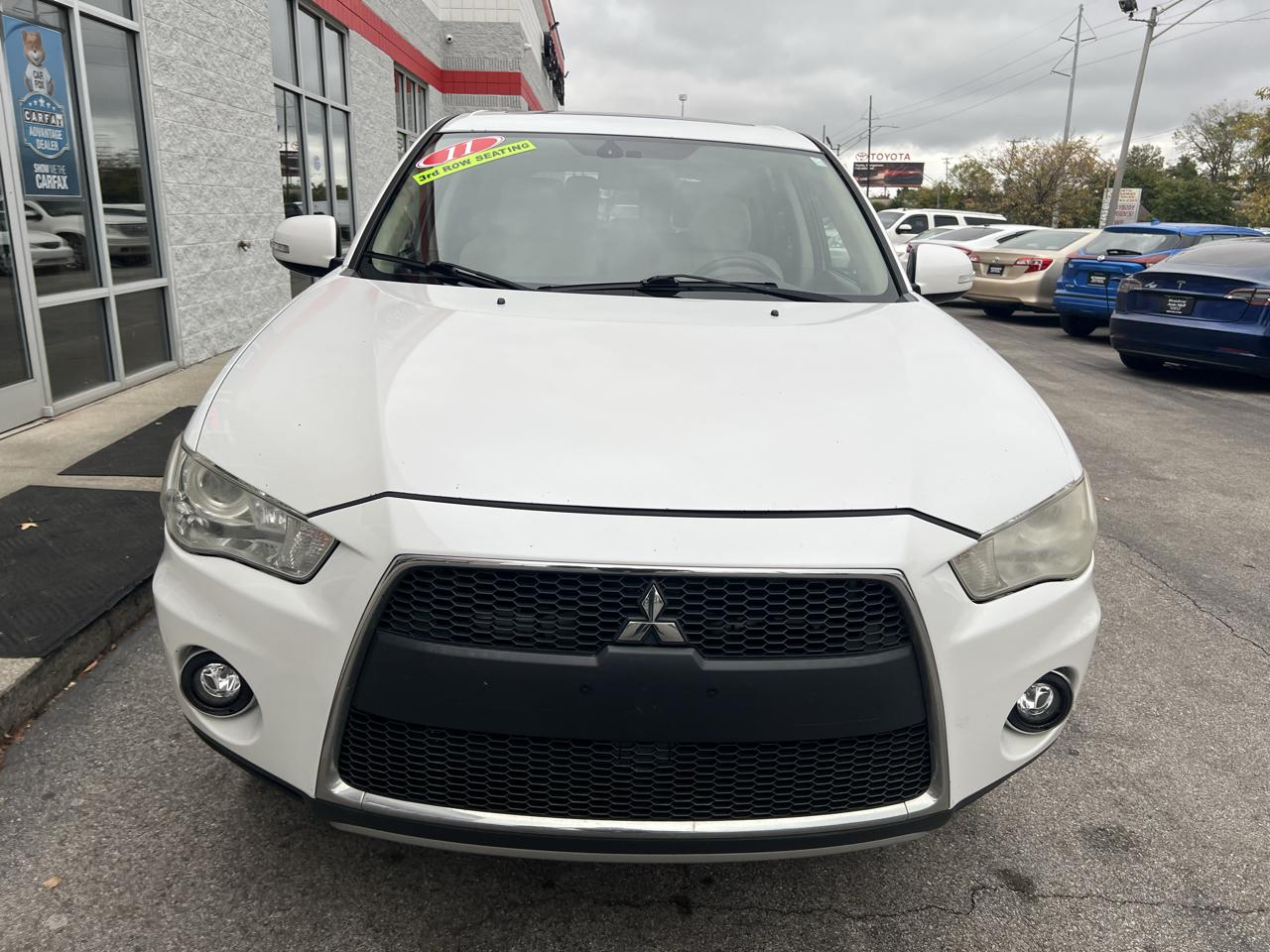 Mitsubishi Outlander 2WD 4dr XLS 2011