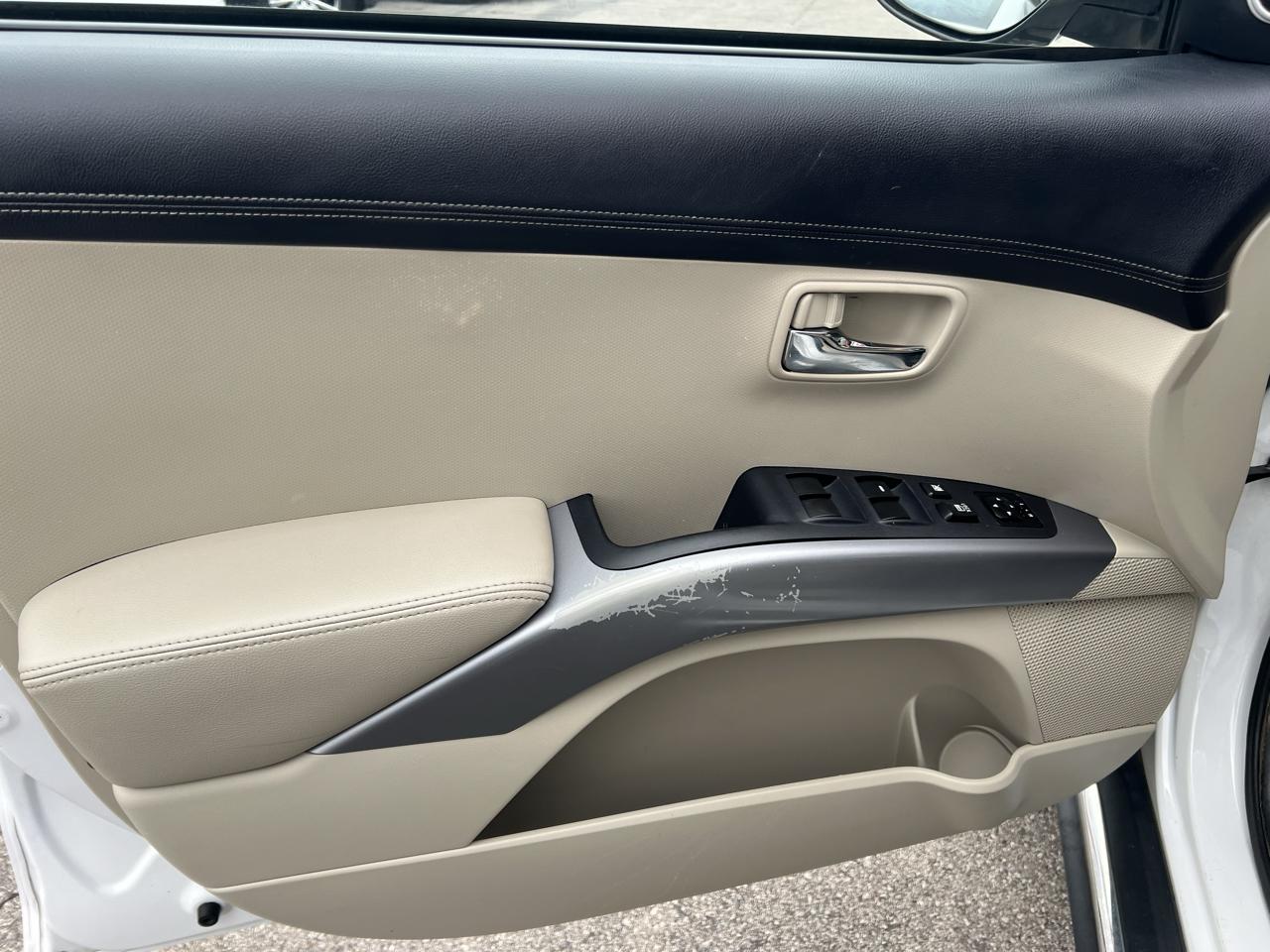 Mitsubishi Outlander 2WD 4dr XLS 2011