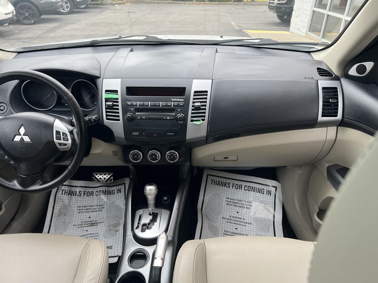 Mitsubishi Outlander 2WD 4dr XLS 2011