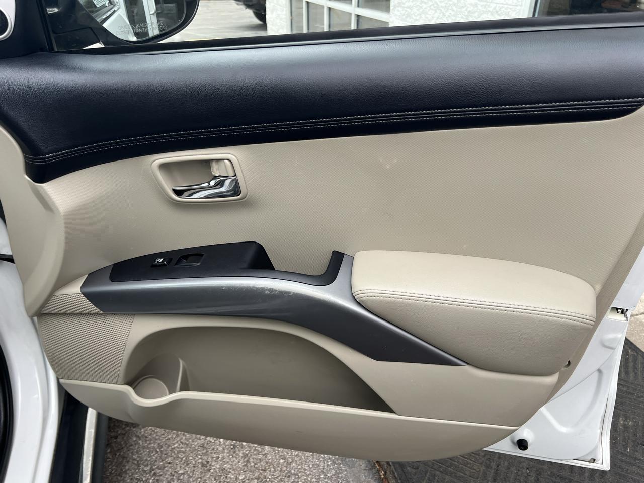 Mitsubishi Outlander 2WD 4dr XLS 2011