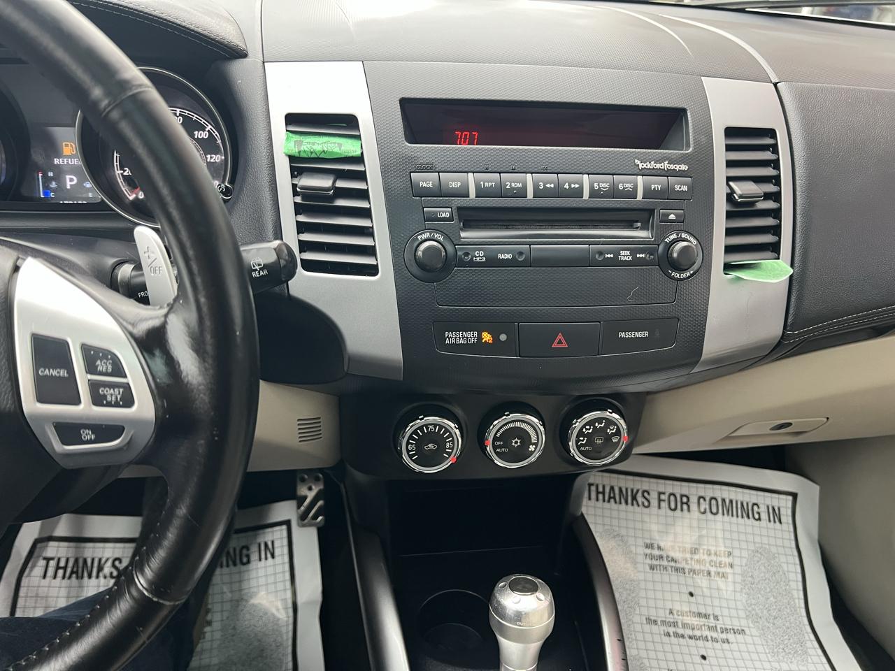 Mitsubishi Outlander 2WD 4dr XLS 2011