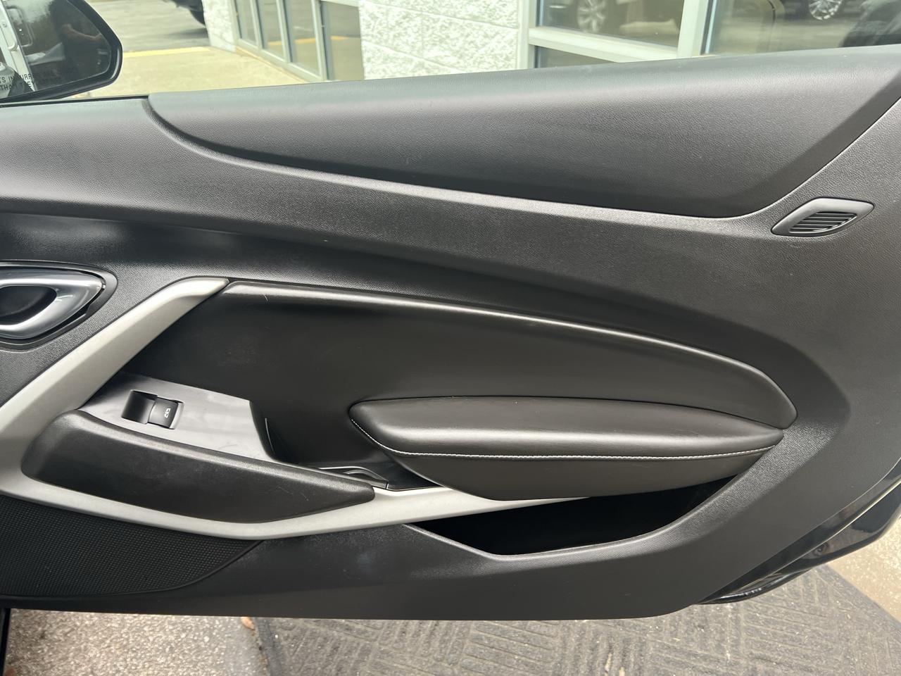 Chevrolet Camaro 2dr Cpe 1LT 2018
