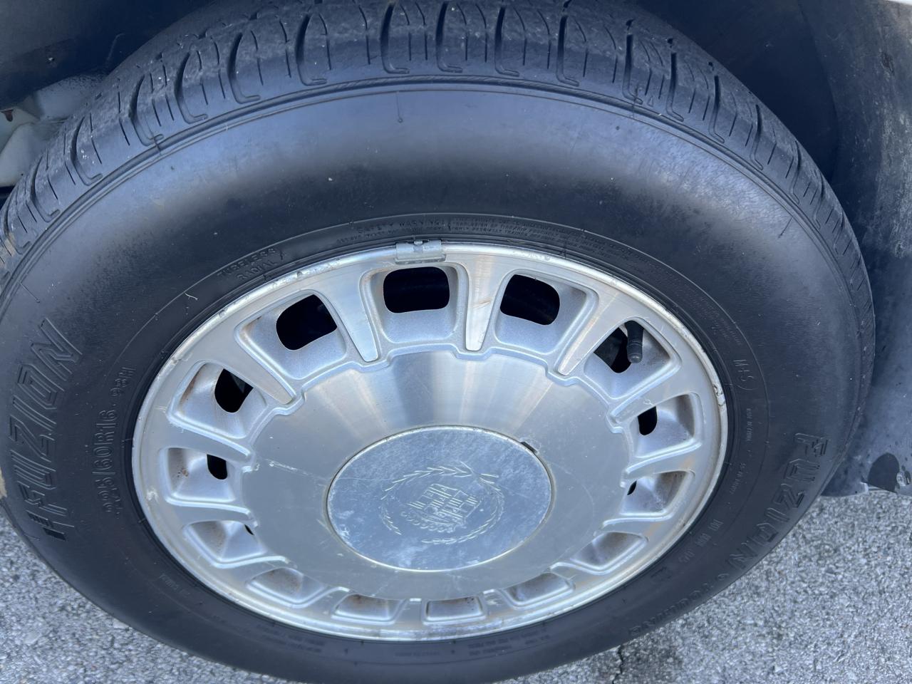 Cadillac DeVille 4dr Sdn 1996