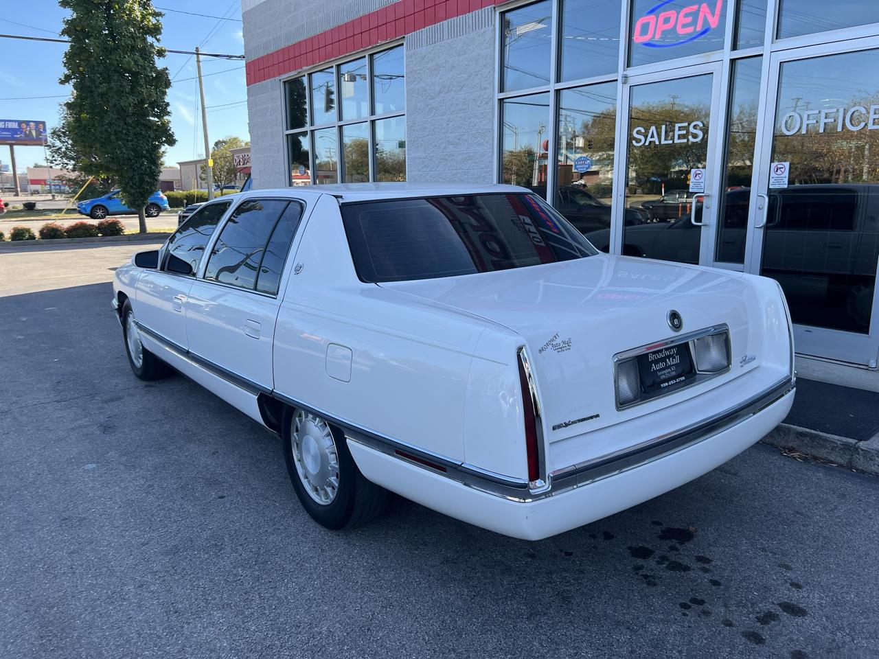 Cadillac DeVille 4dr Sdn 1996